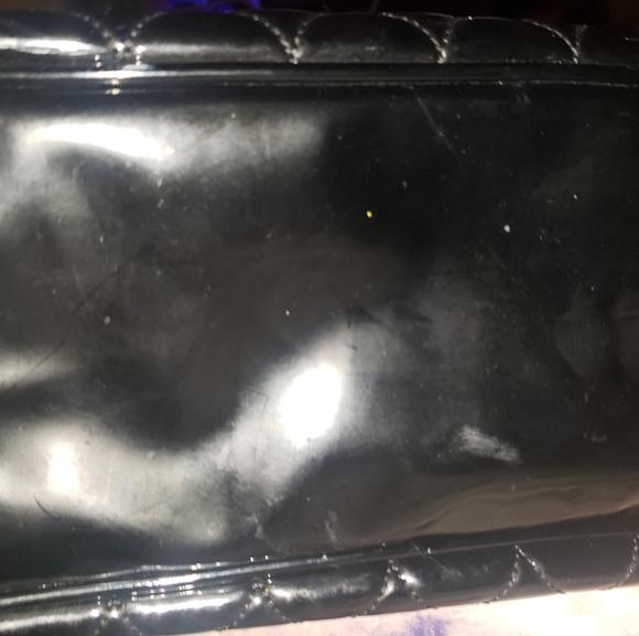 LULU BY LULU GUINNESS  HEART QUILTED HANDBAG WITH BONUS COIN PURSE/WRISTLET GUC - Picture 8 of 10